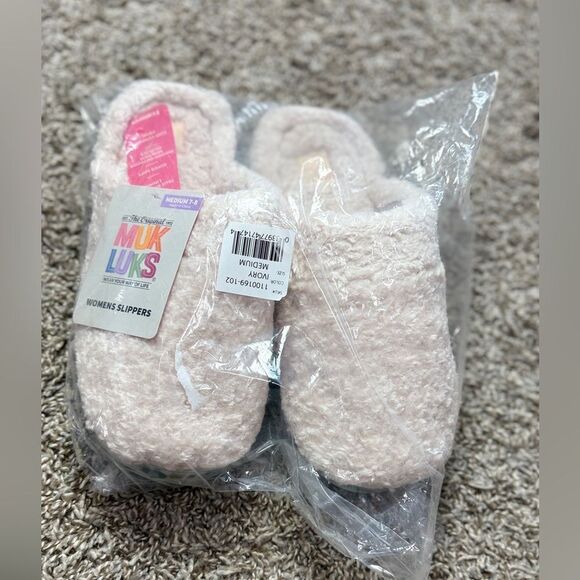 Musk Luks Faux Fur Slippers - Picture 2 of 9